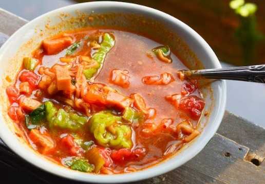 Terlalu Sering Makan Seblak! Ini Resiko Penyakit yang akan Didapat